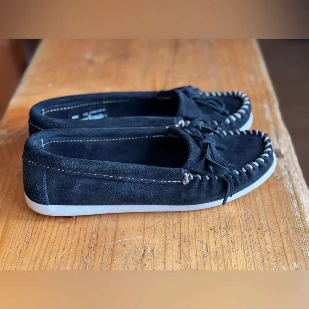 Minnetonka Black Fringe Moccasins - Picture 5 of 10